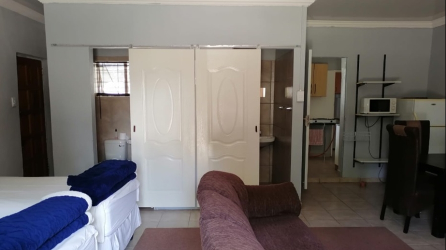 To Let 7 Bedroom Property for Rent in Fichardt Park Free State